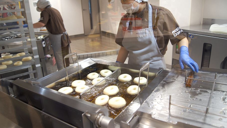 揚げたてを食べられるのはココだけ？「ミスドキッチン」（大阪・江坂）で最高のドーナツづくり体験！