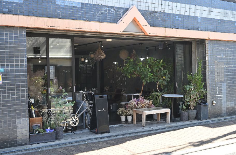 心ときめくビジュアルのフルーツカフェ「and. cafe」（大阪・新深江）。店主の愛とフルーツが盛り盛り盛りだくさん！