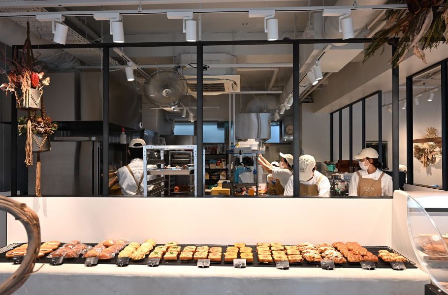 嵜本ベーカリーの新業態が誕生！「SAKImotobakery and more」（大阪・扇町）が贈るベーカリー×スイーツの素敵な新スタイルとは？