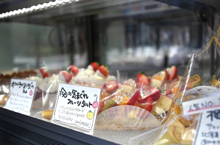 朝イチで行くべき！兵庫・伊丹の隠れ家カフェ「cafe kakitsubata（カキツバタ）」で食べる至福のミルフィーユパフェ